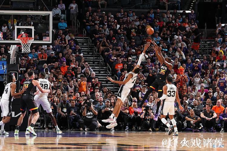 KD强势回归砍30+8太阳终结连败 文班关键绝杀助马刺击败开拓者 KD强势回归砍30+8太阳终结连败 文班关键绝杀助马刺击败开拓者