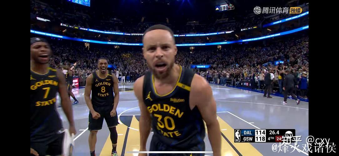 库里狂砍39分，汤普森战旧主贡献22分，勇士险胜独行侠